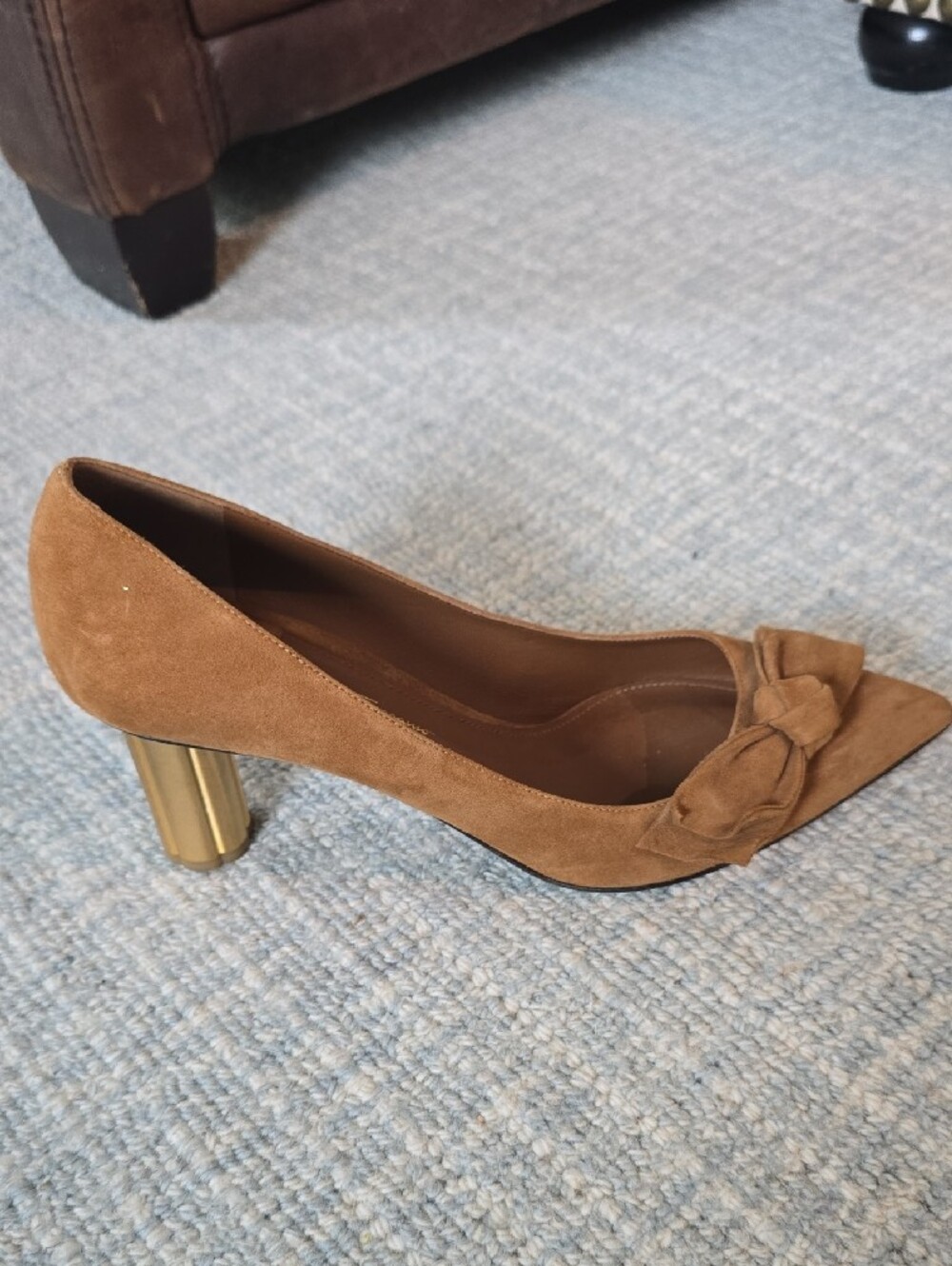 Salvatore Ferragamo Tan Suede Pointed-Toe Pumps with Bow - Picture 10 of 13